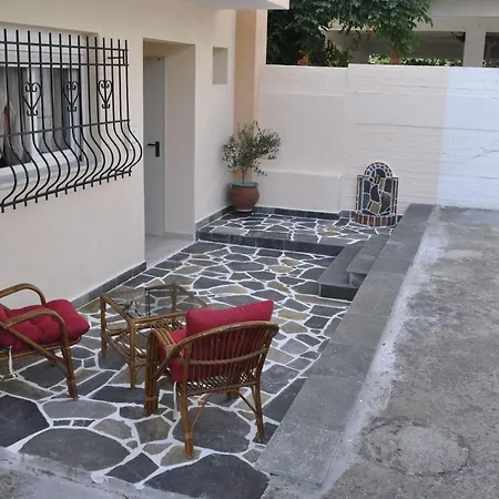 Feel Free * PalaiónTsiflíkion